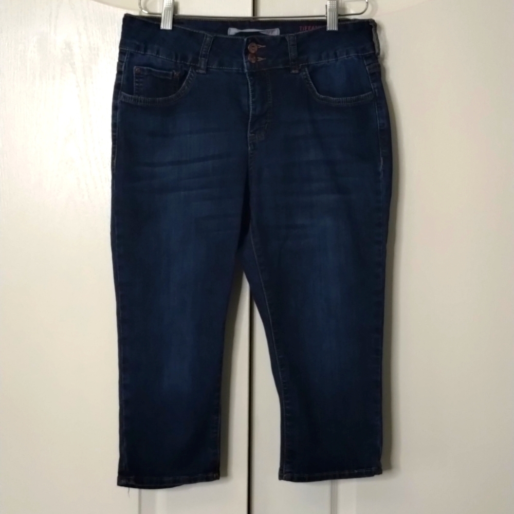it jeans denim crop size 10 Tiffany skinny medium wash two button it jeans